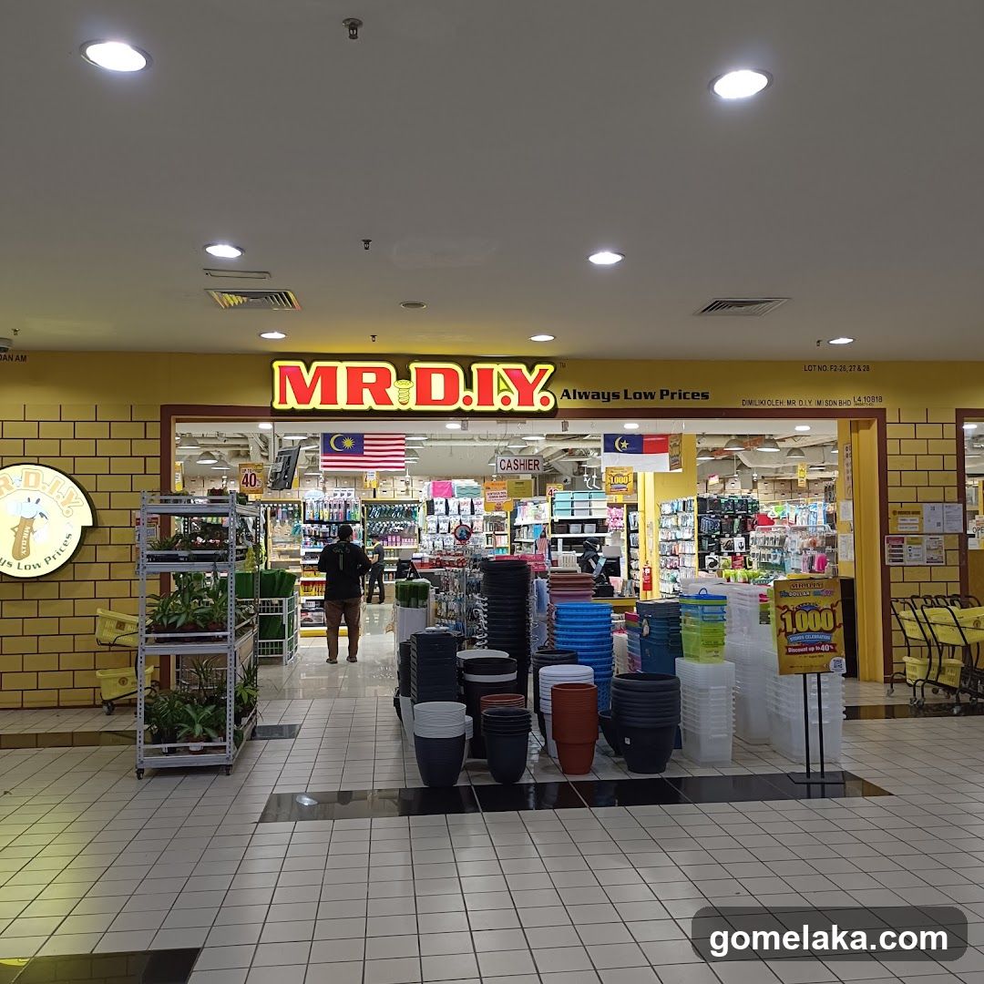 MR.D.I.Y. Storefront Interior