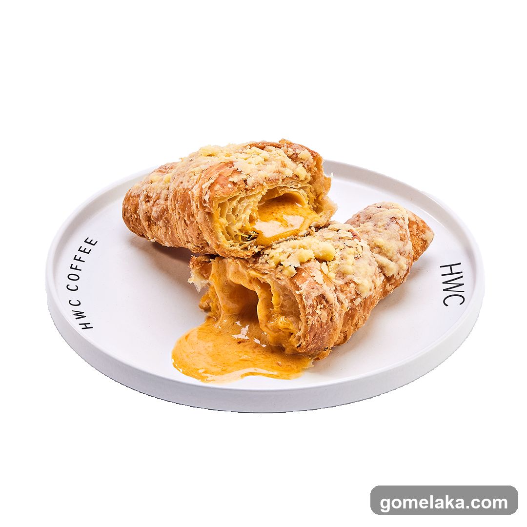Croissant with Cheese Filling