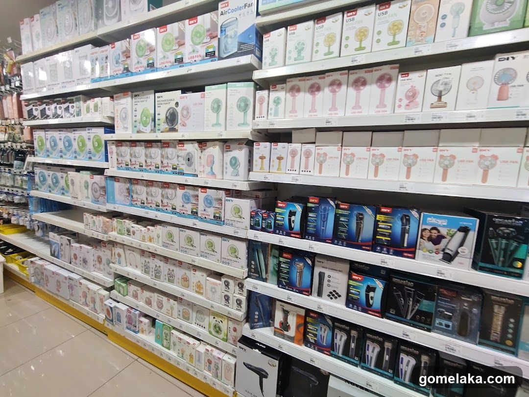 Assortment of Fans and Personal Grooming Appliances