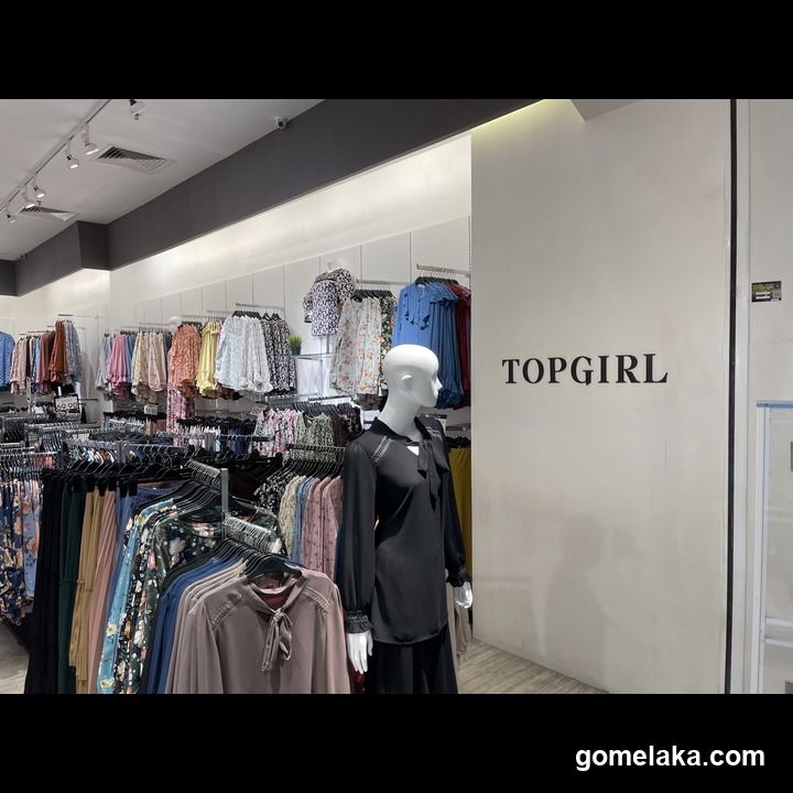 Topgirl Store Interior