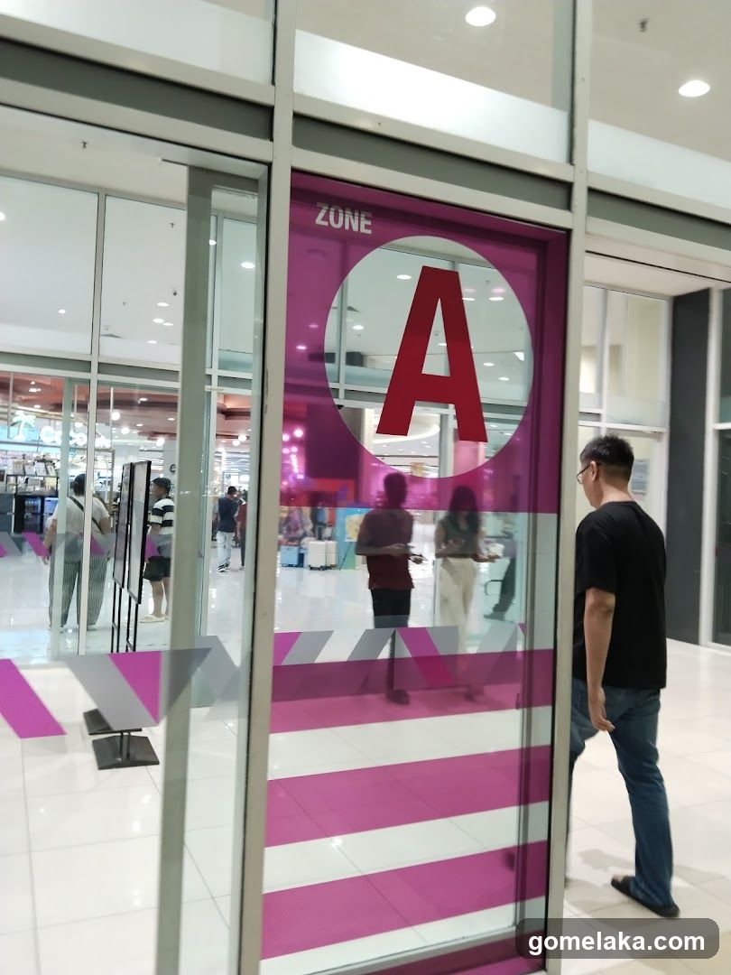 Shopping Mall Entrance