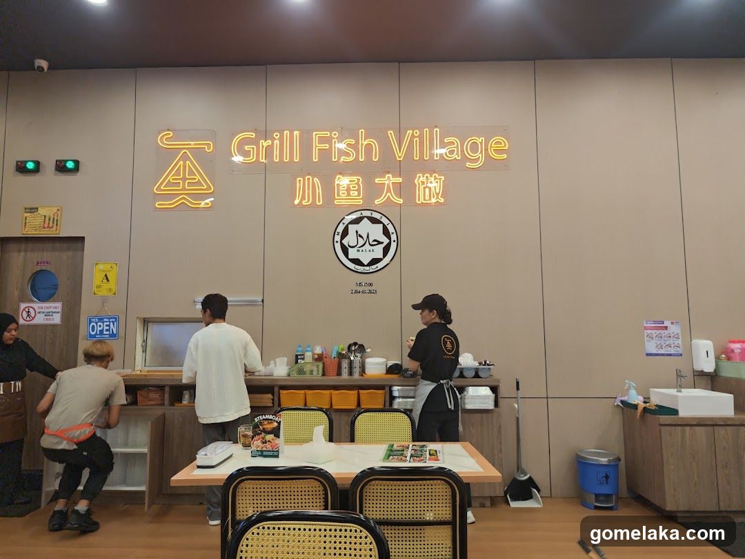 Grill Fish Village interior