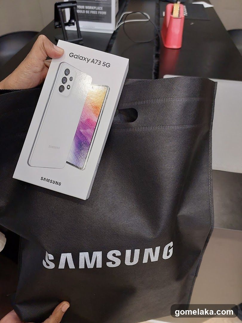 Samsung Galaxy A73 5G Box and Bag