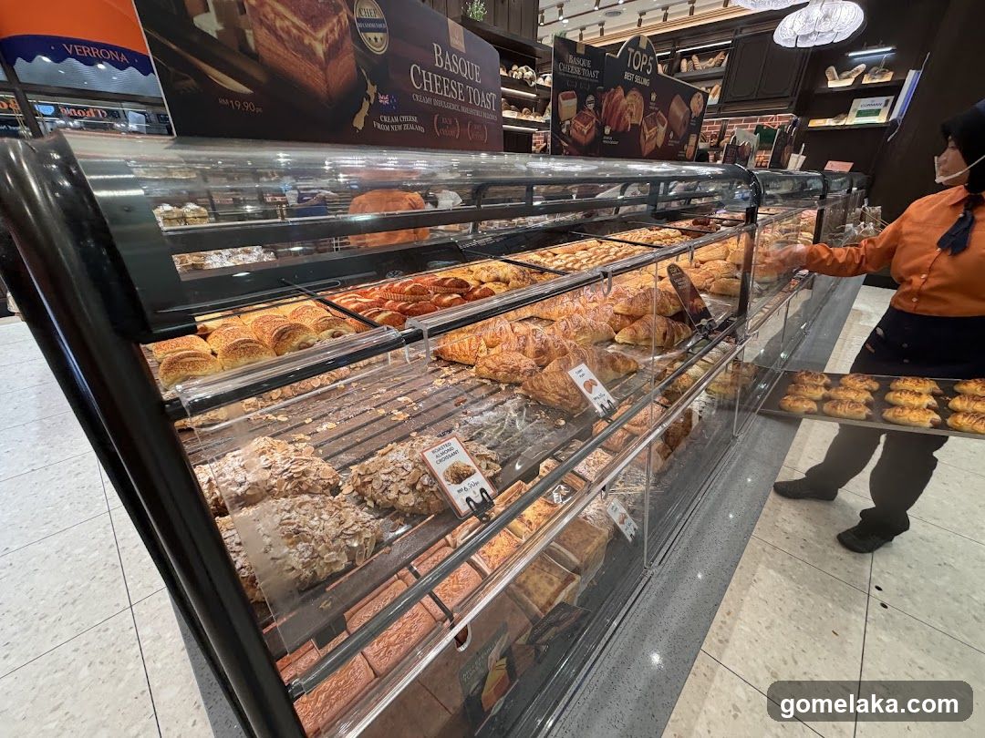 Bakery Interior Display