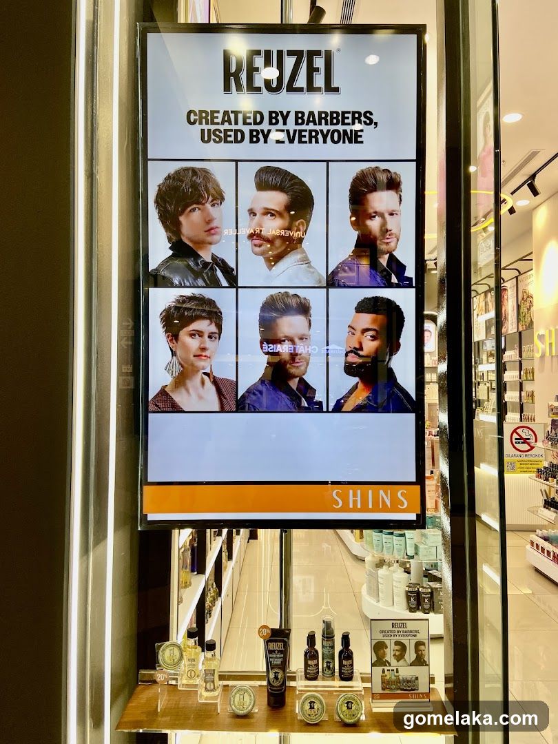 REUZEL Advertisement Display