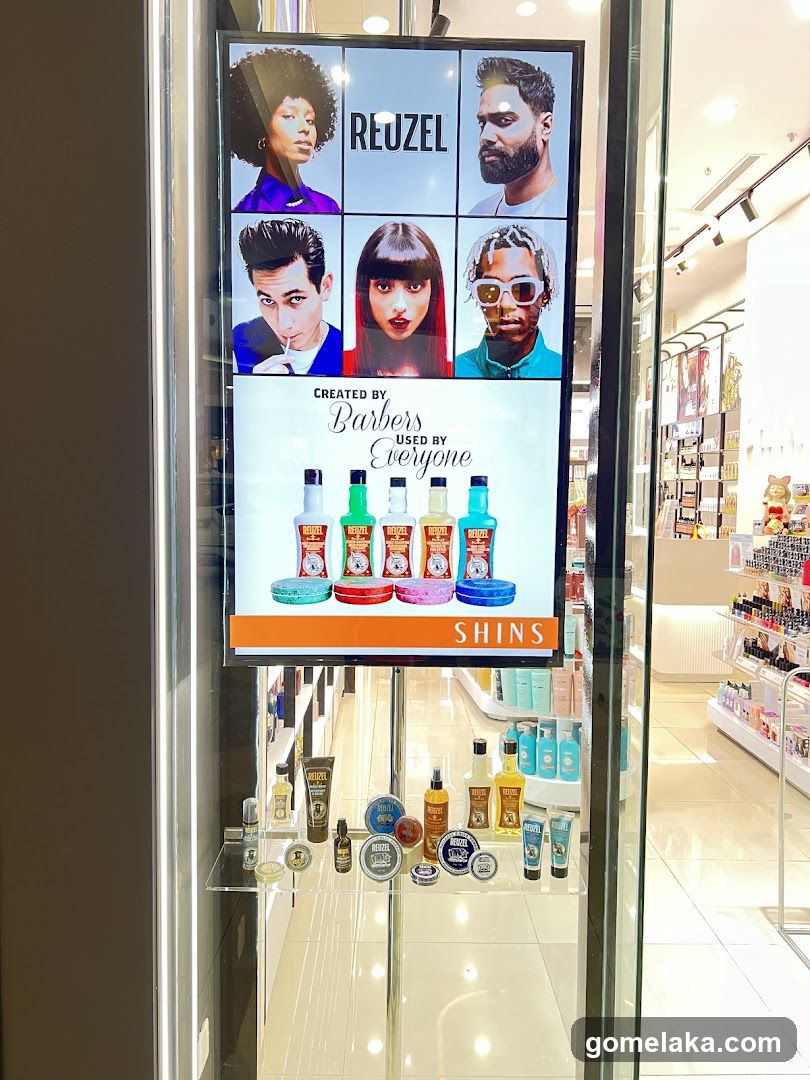 Reuzel and Shins Product Display