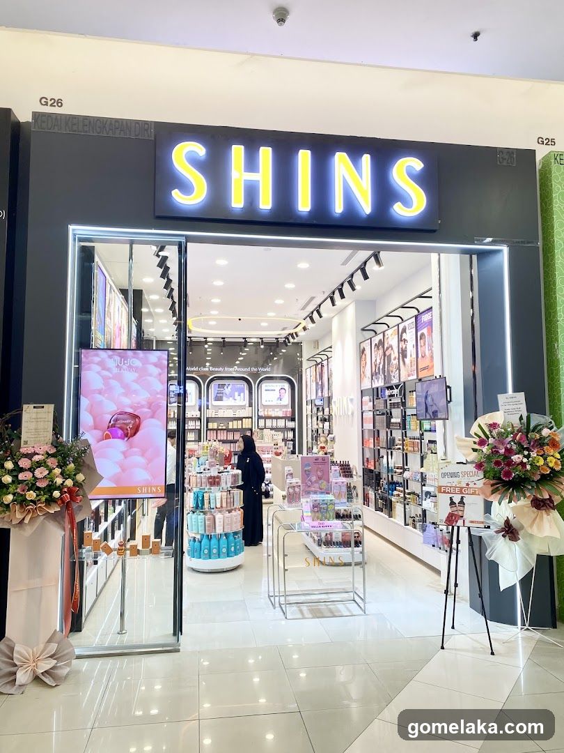 SHINS Storefront