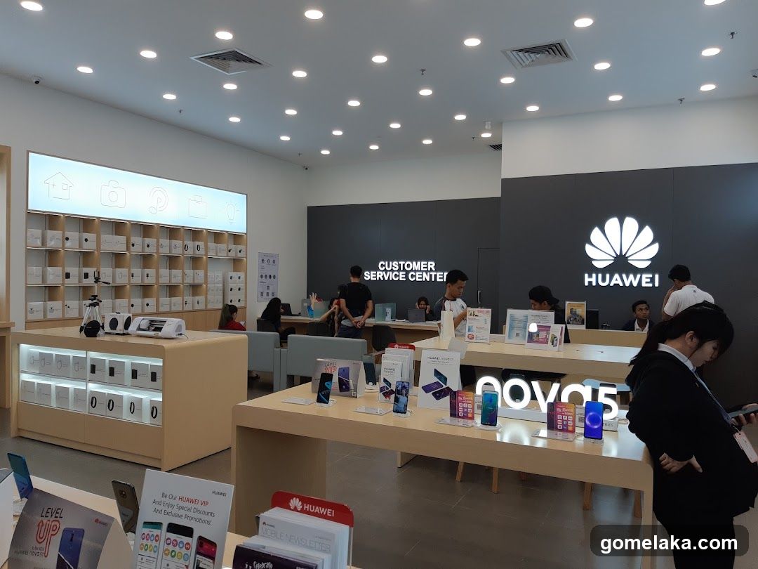 Huawei Store Interior