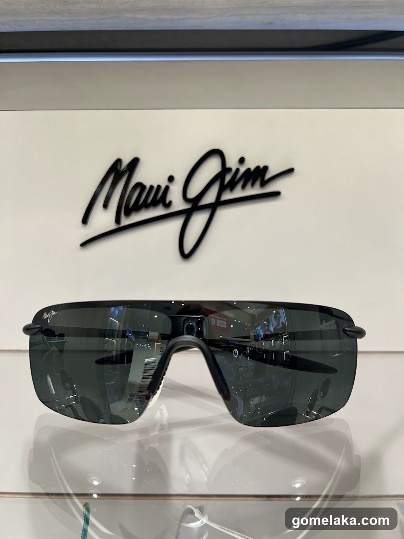 Maui Jim Sunglasses Display