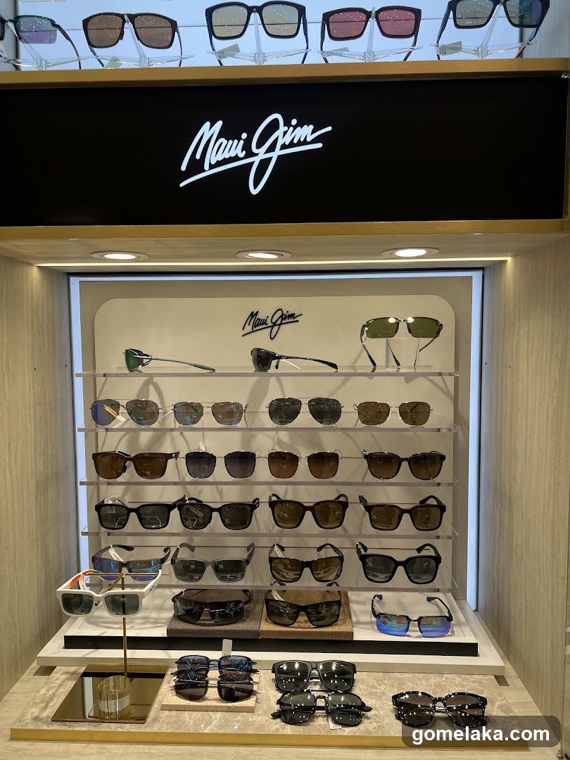 Maui Jim Sunglasses Display