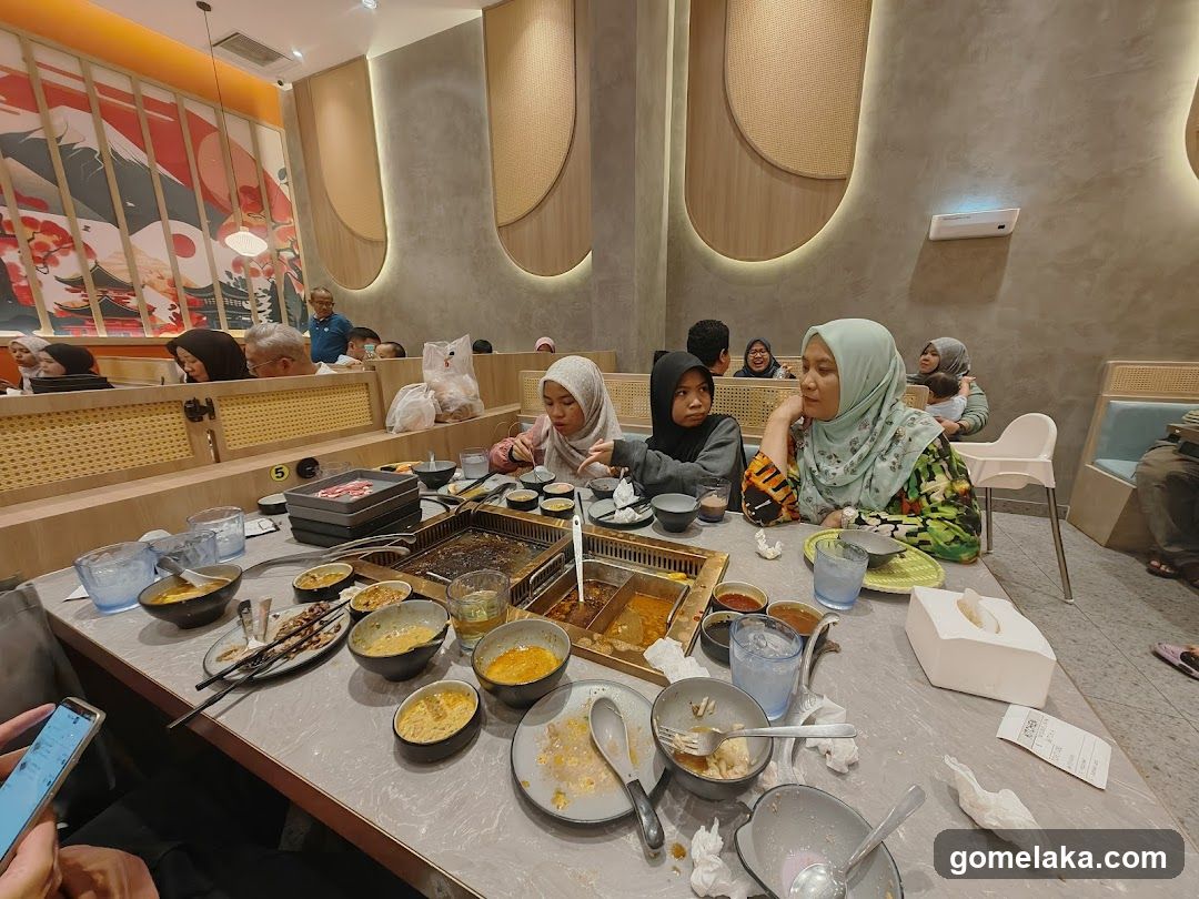 Restaurant Interior Dining Scene