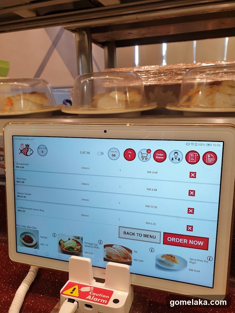 Digital Order Screen at Food Counter