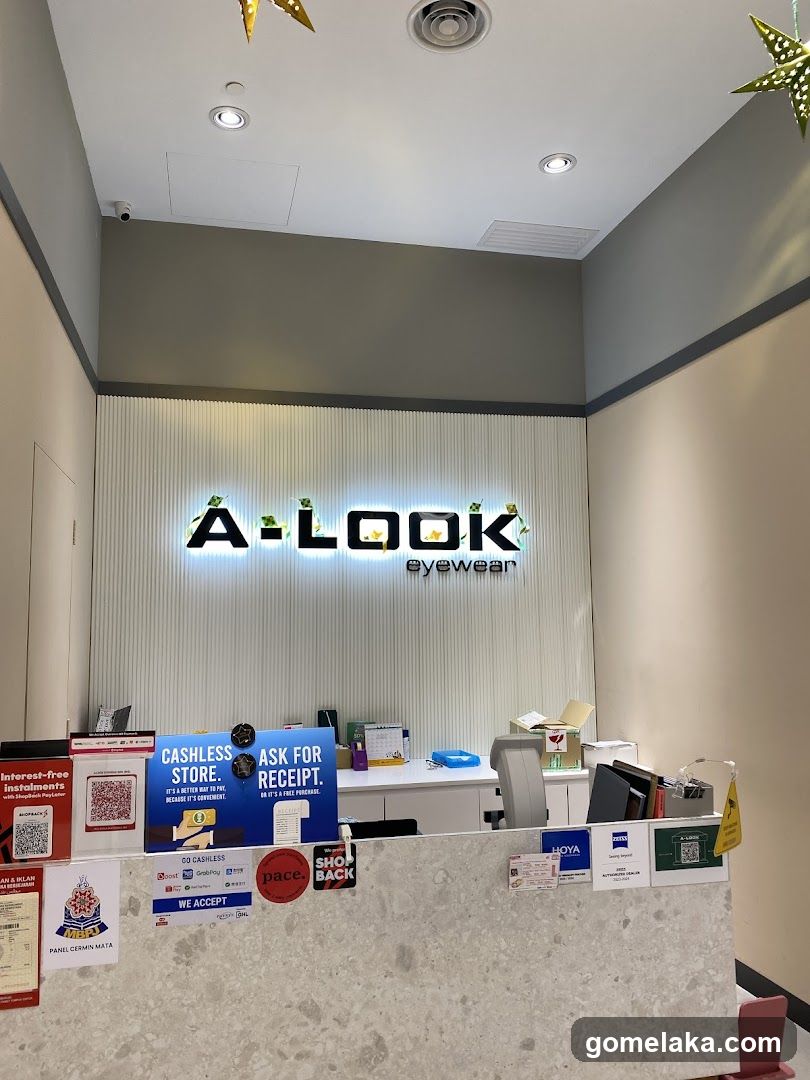A-LOOK eyewear interior