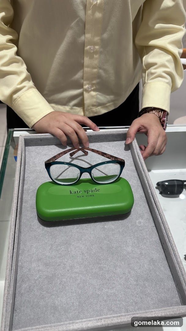 Kate Spade Eyewear Display