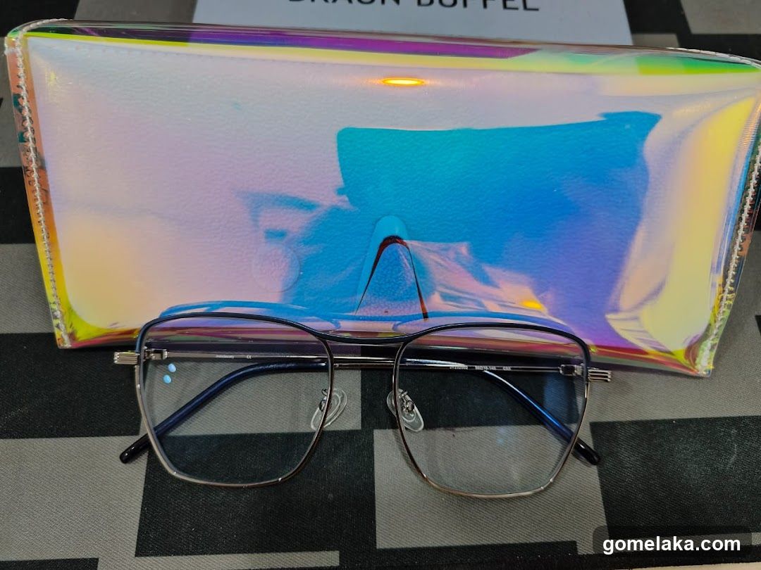 Eyewear Display