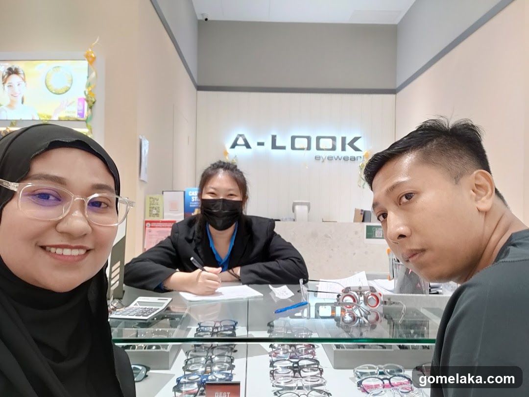 A-LOOK eyewear interior