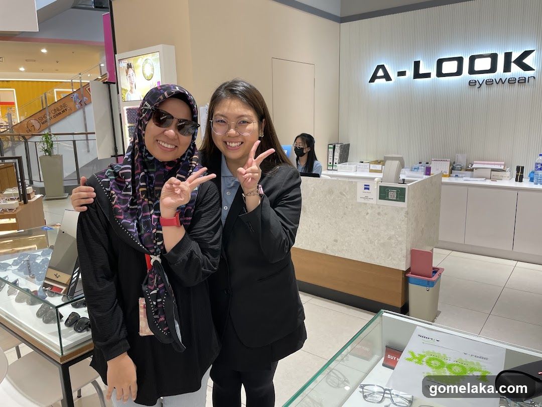 A-LOOK eyewear store interior