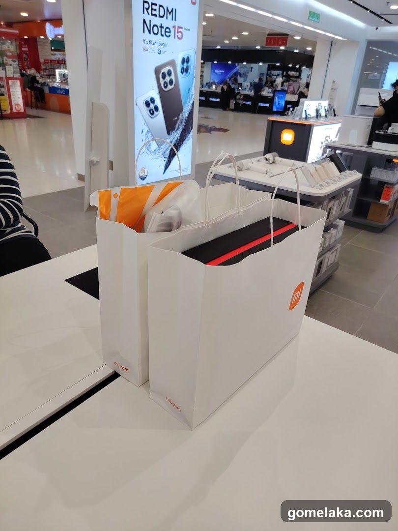 Retail Interior with Xiaomi Bags