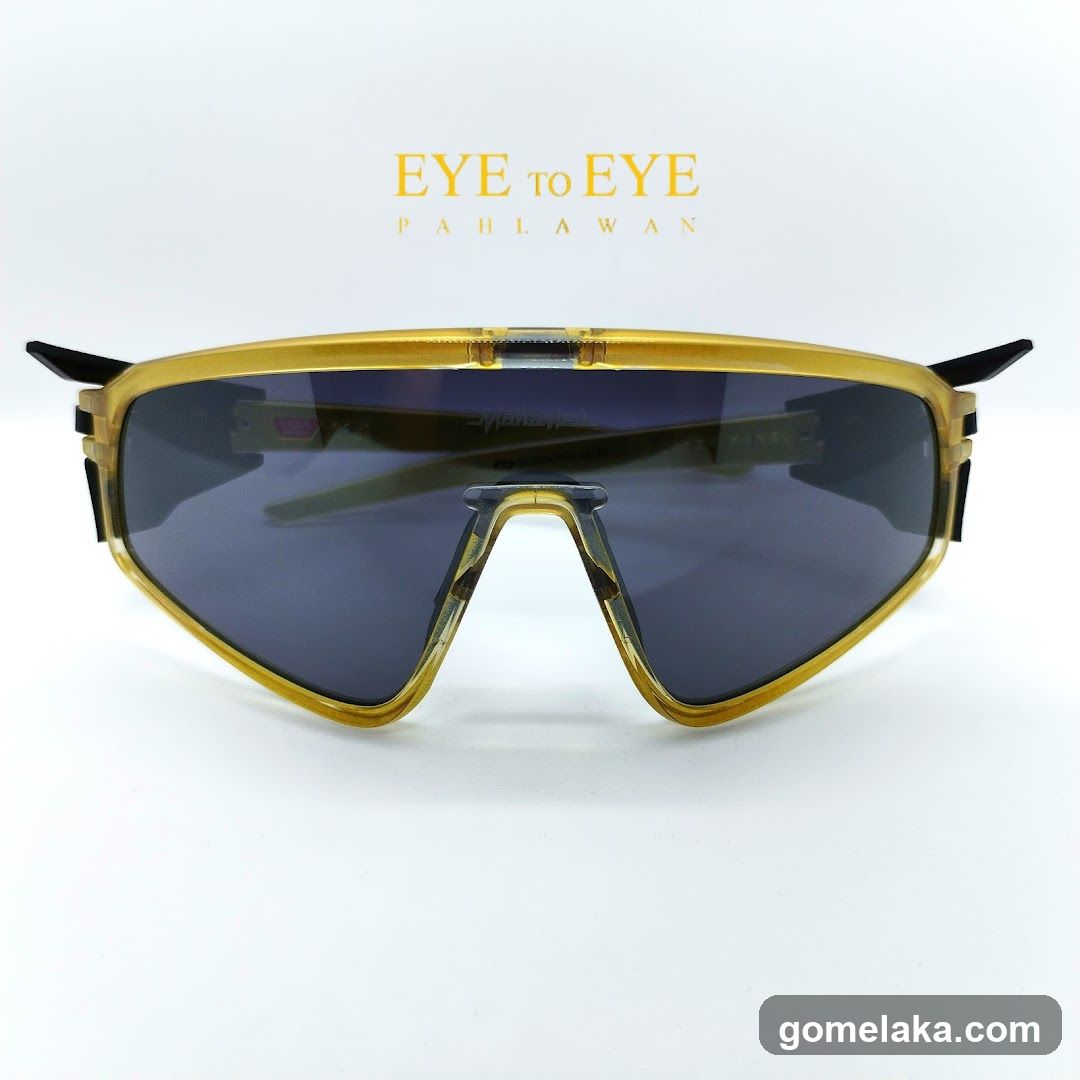 Sunglasses Product Display