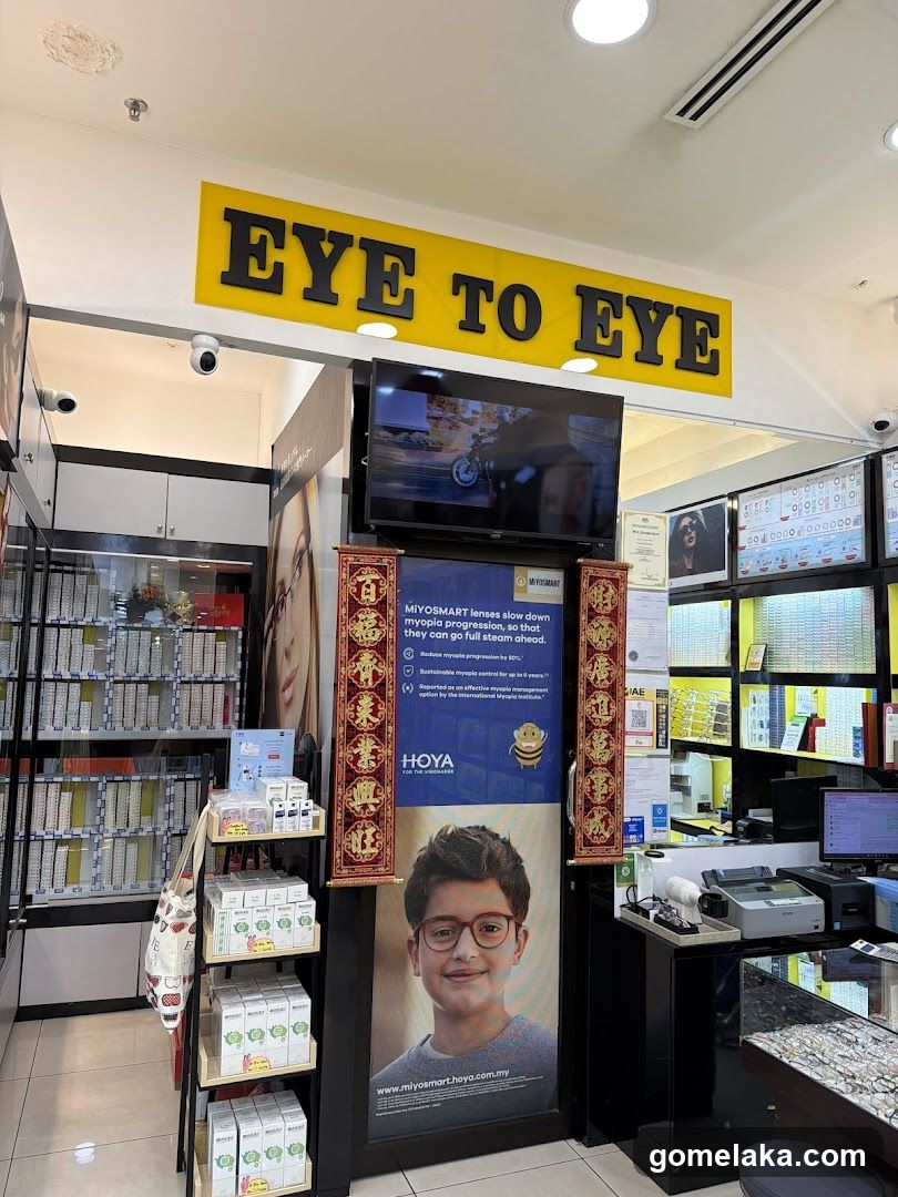 Eye to Eye Store Interior