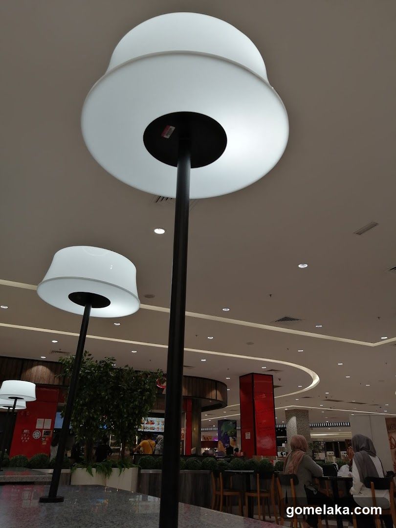 Food Court