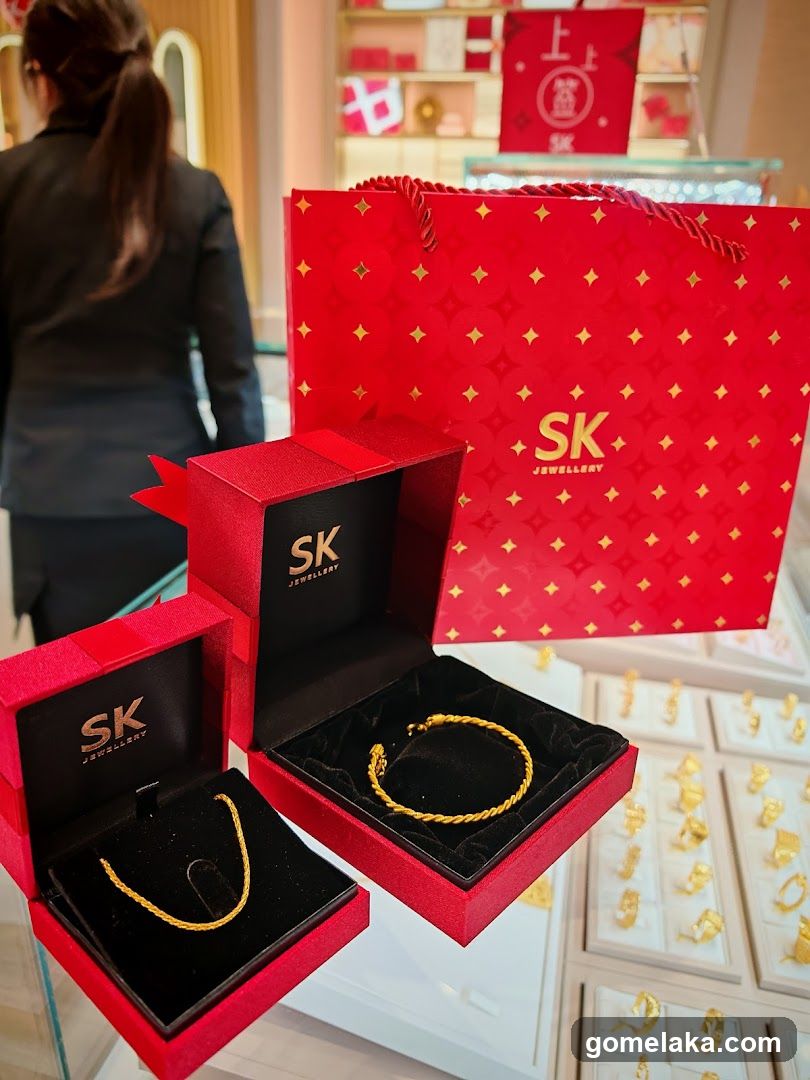SK Jewellery Interior Display