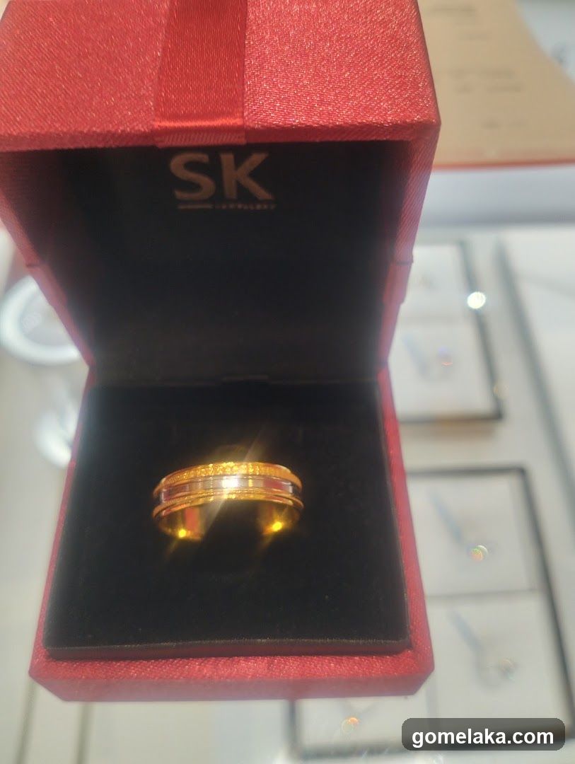 Jewelry Ring in Box