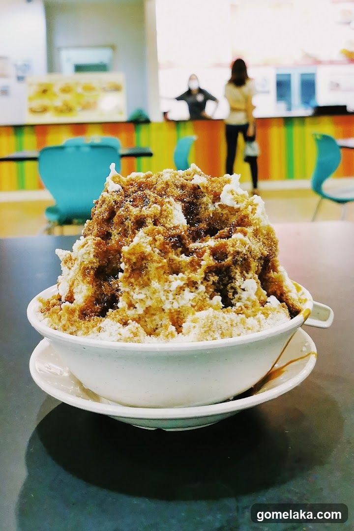 Bowl of shaved ice dessert