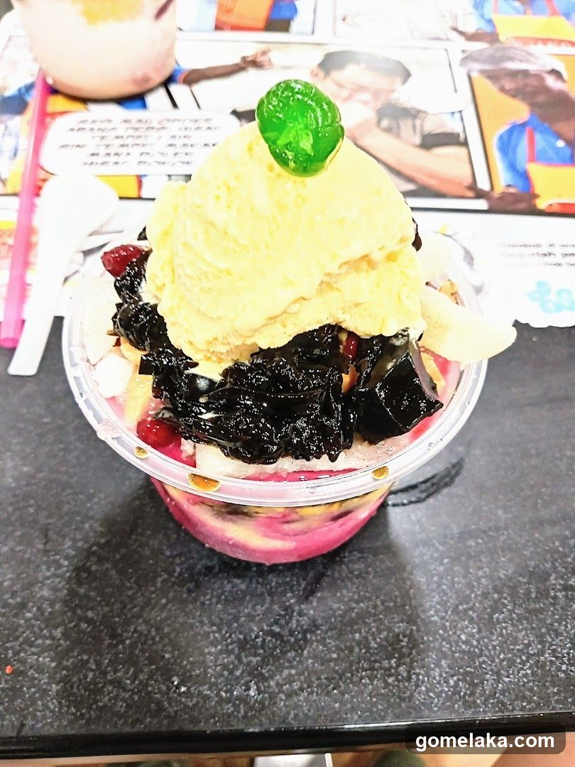 Ice cream dessert with toppings
