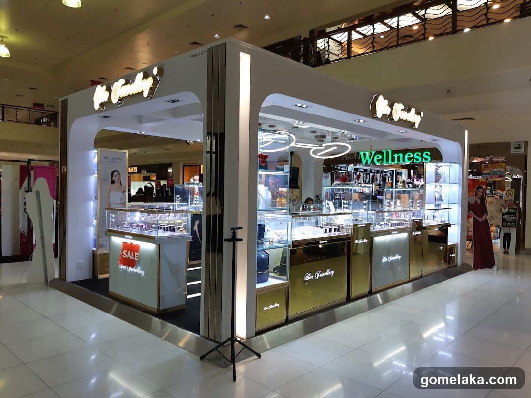Jewelry Store in Mall