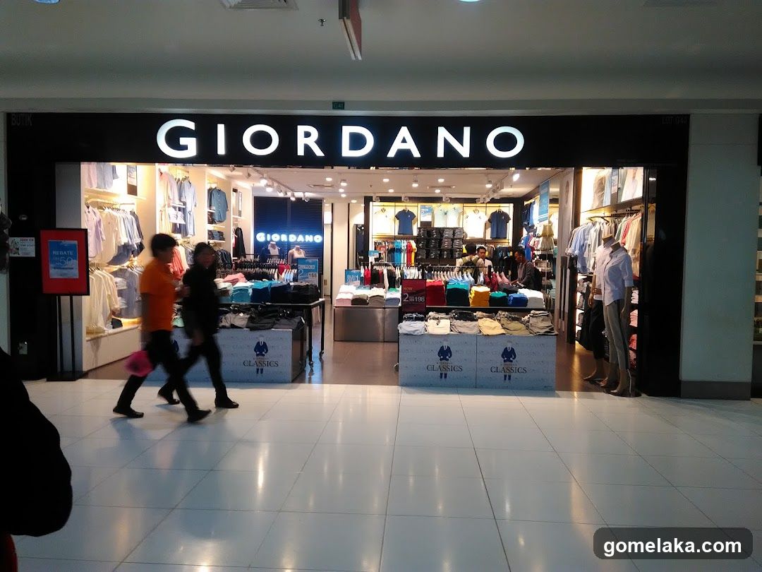 Giordano Storefront