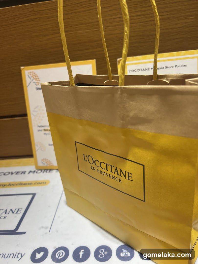 L'Occitane en Provence shopping bag