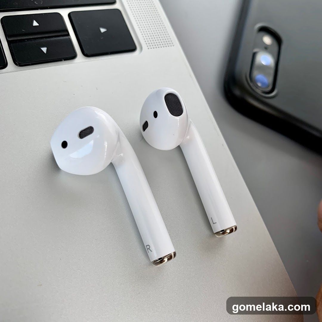 AirPods on Laptop