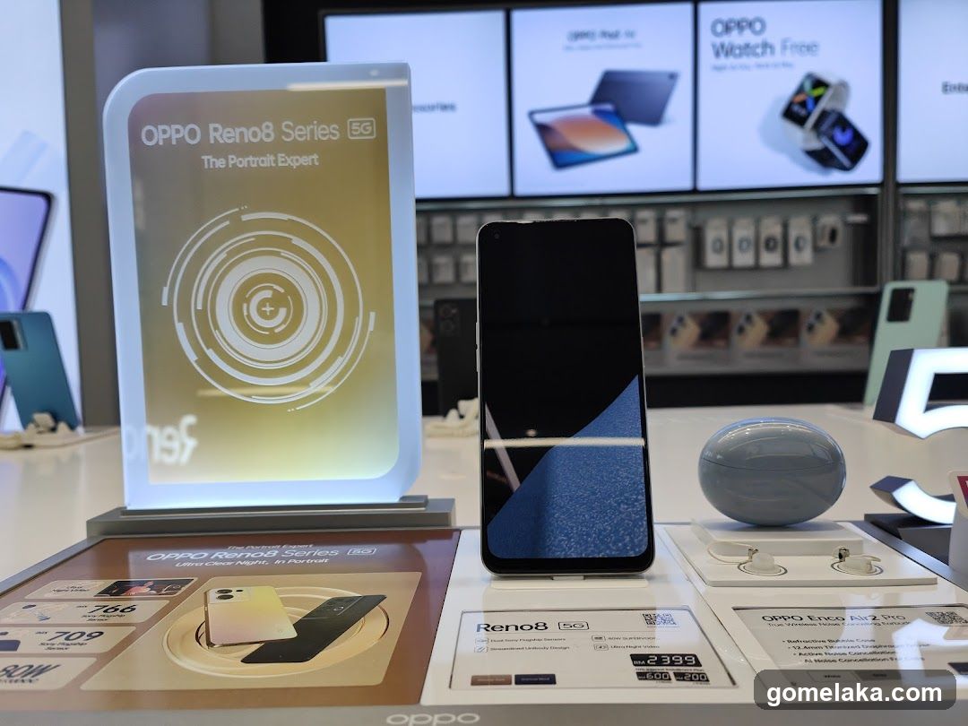 OPPO Reno8 Series 5G Display Stand