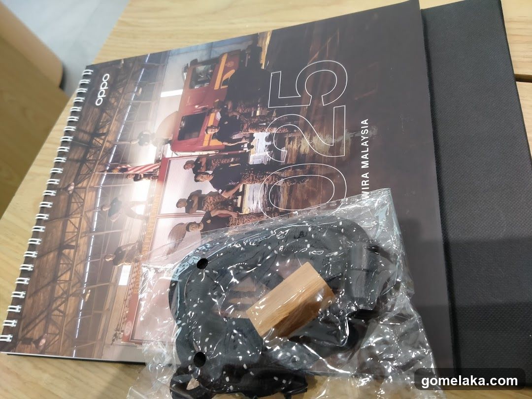 OPPO 2025 Malaysia Brochure and Accessories