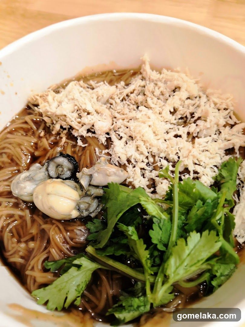 Noodle Dish with Seafood and Garnish