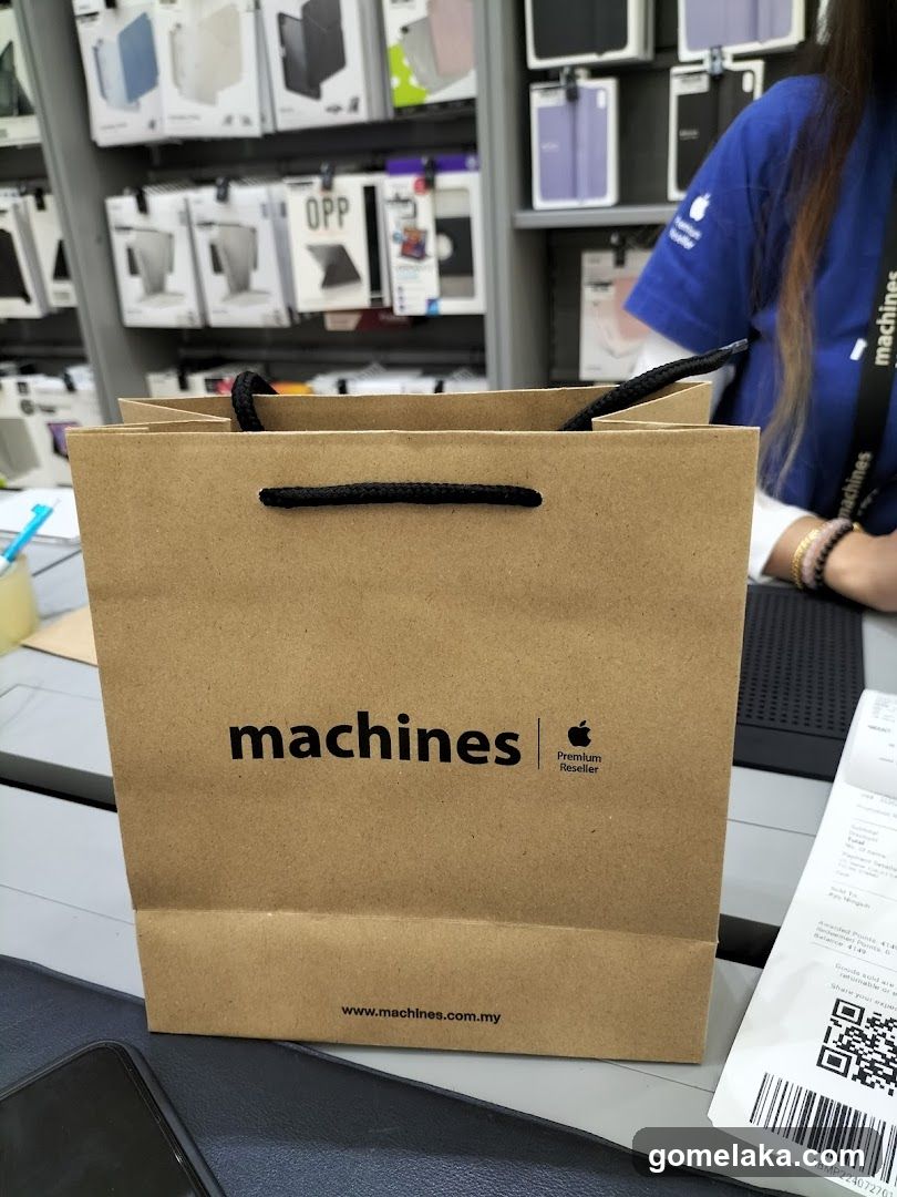 machines Apple Premium Reseller Shop Interior