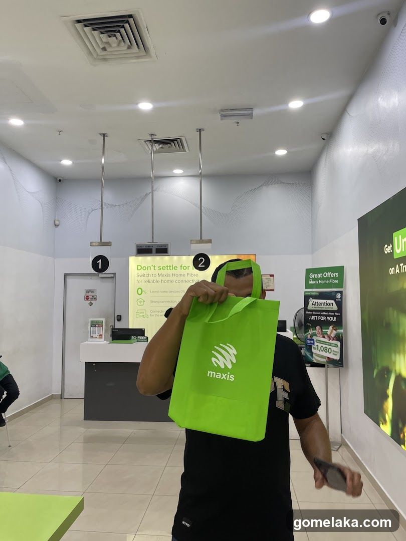 Maxis