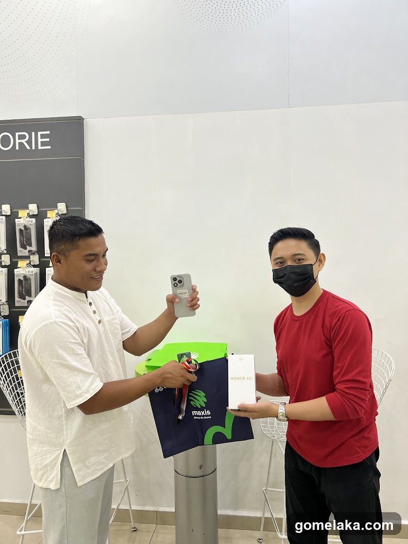 Two individuals in a retail store