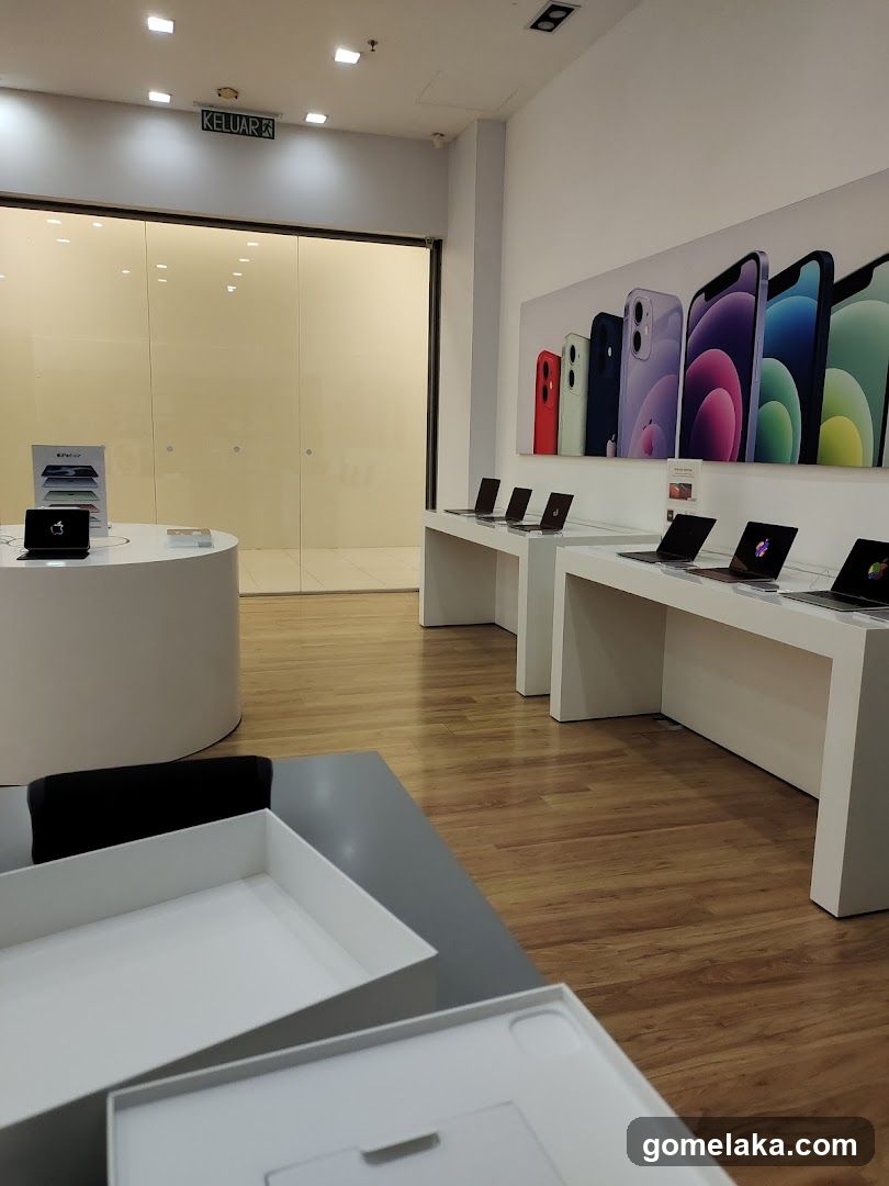 Apple Store Interior