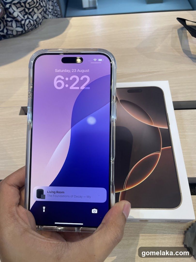 iPhone Display and Box