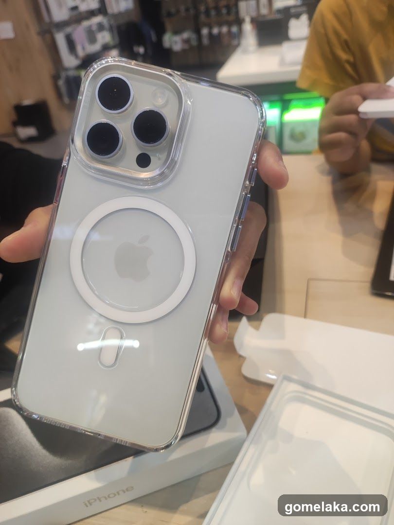 iPhone Display in Store