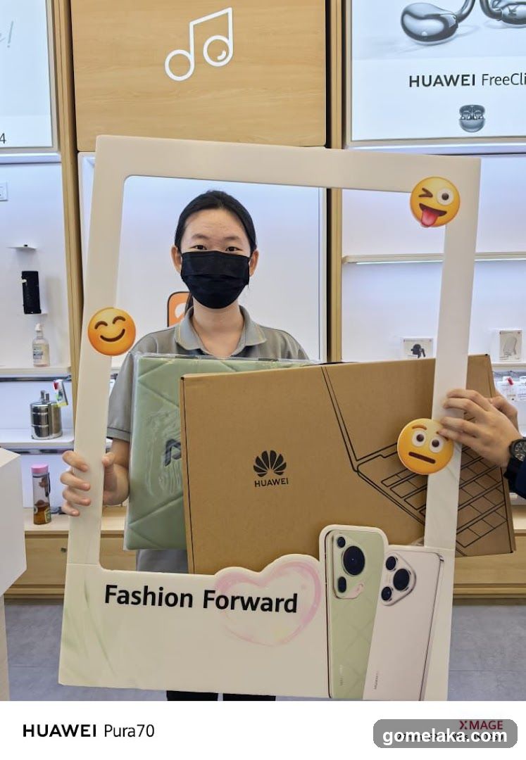 Huawei Store Interior