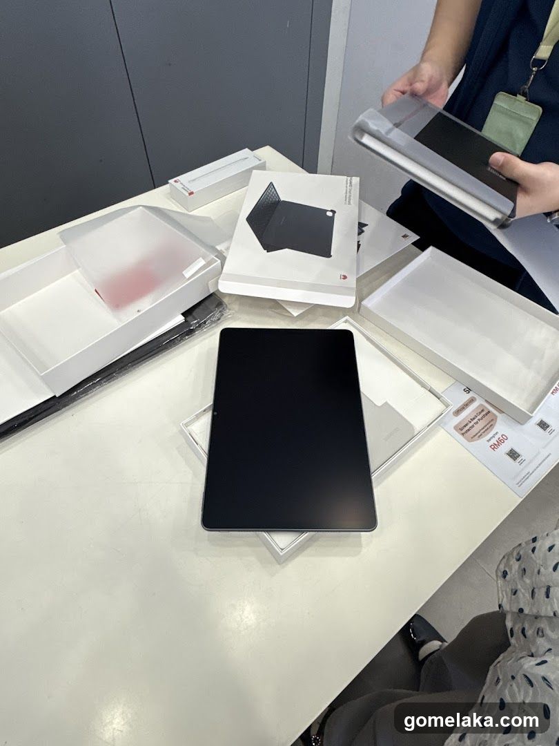 Tablet Display and Packaging