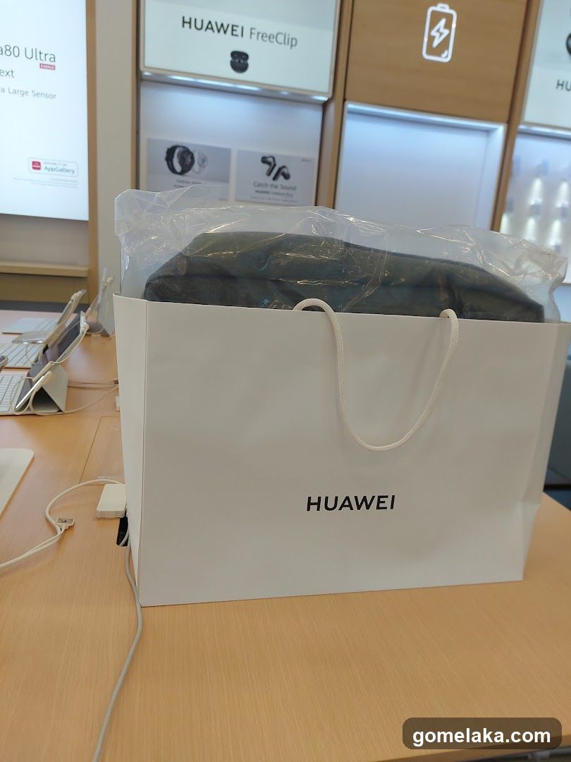 Huawei Store Interior