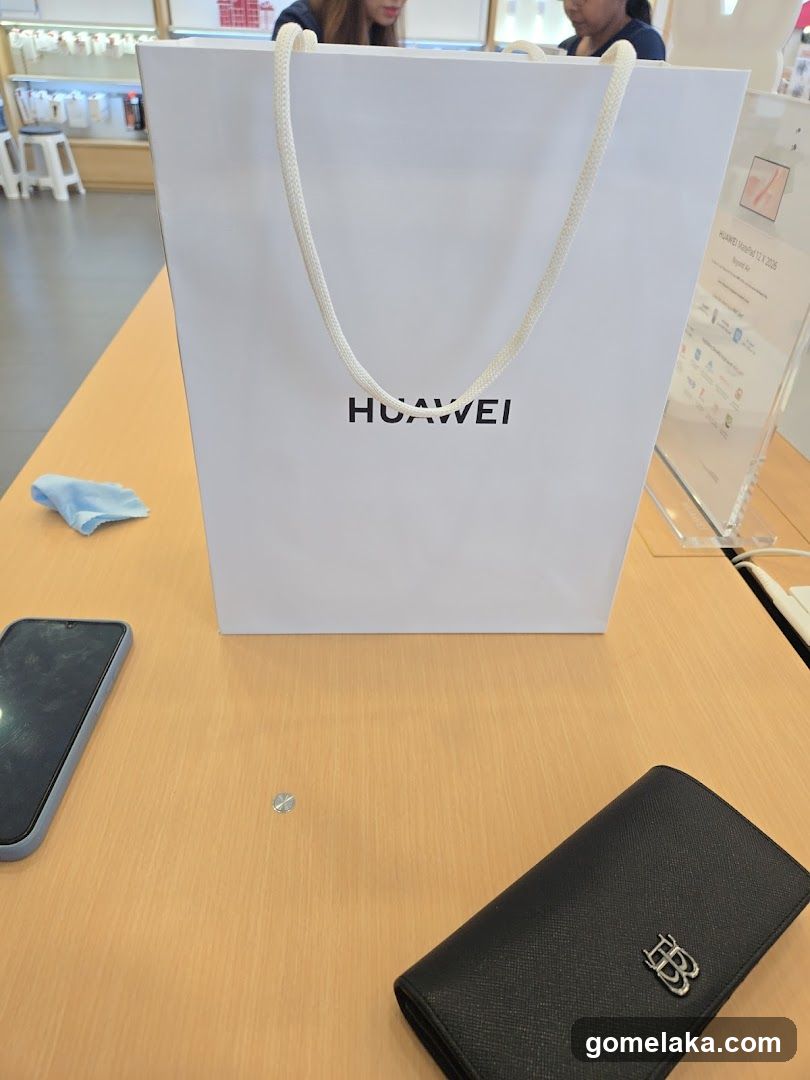 Huawei Store Interior