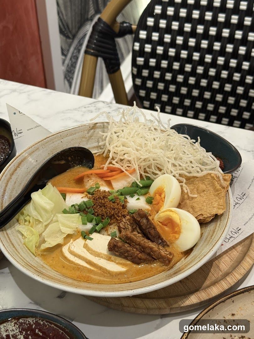 Laksa bowl with toppings