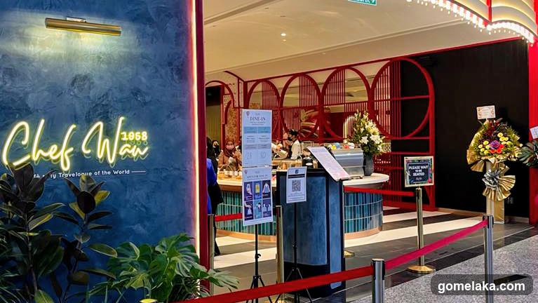 Restaurant Entrance