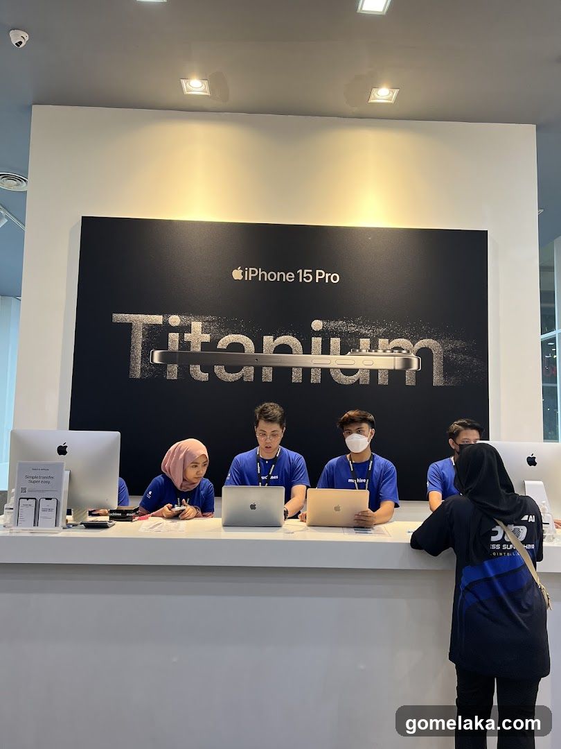 iPhone 15 Pro Titanium Display
