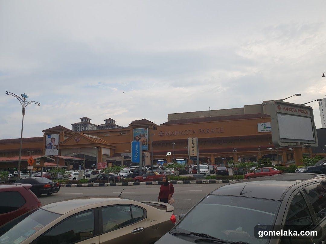 Mahkota Parade Exterior